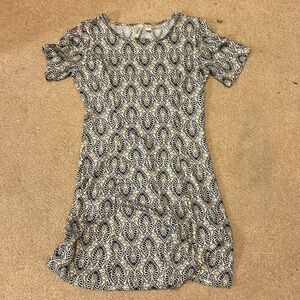 This is a petite medium women’s summer Dress brand Tacera